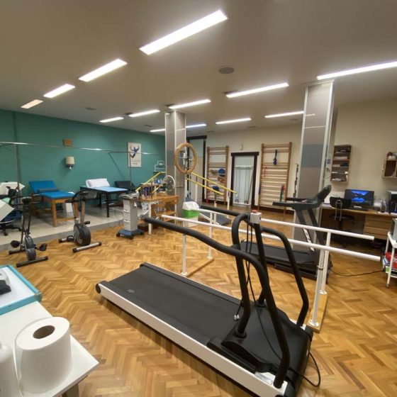 Zona de rehabilitación en Clínica La Guardia